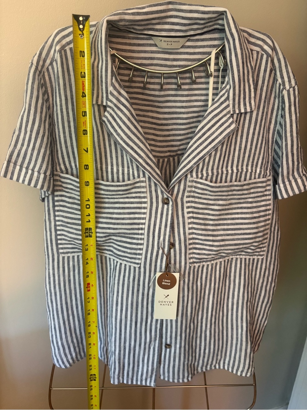 Denver Hayes women’s Blue and White Striped Linen-Blend Shirt